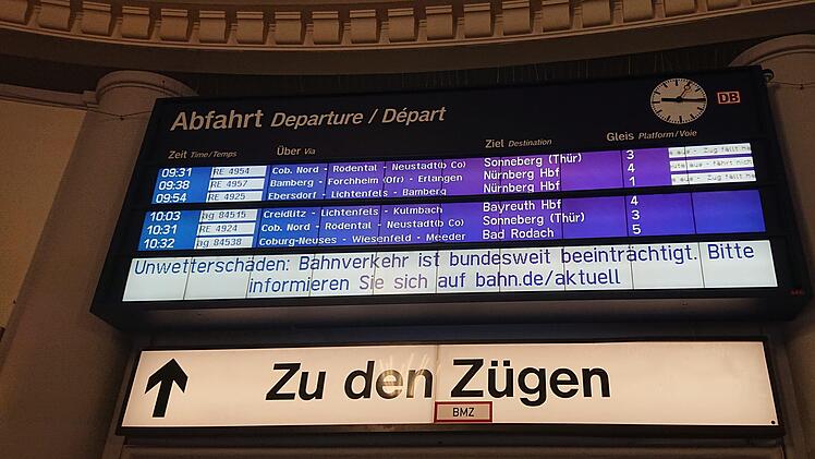 Auch am Coburger Bahnhof ging am Montag in Sachen Fernverkehr gar nichts. Berthold Köhler