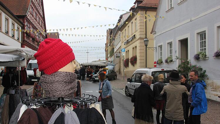 Reine Kopf- bzw. Bekleidungssache: Lohnt ein Marktbesuch bei diesem Wetter?Foto: Ralf Kestel