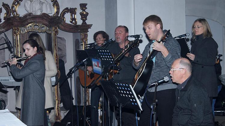 Die Band "Octavoice" sorgte für ins Ohr gehende rythmische Lieder und die musikalische Umrahmung. Foto: Günther Geiling
