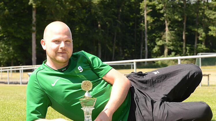 Holt sich zum dritten Mal den Torj&auml;gerpokal der Saale-Zeitung: Stefan Denner. Foto: J&uuml;rgen Schmitt