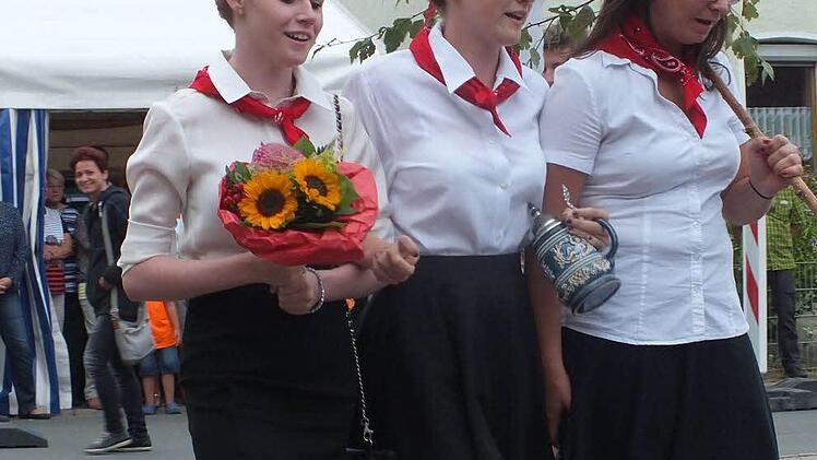 Damentrio Alina und Emily Stilkerich sowie Pia Mirschberger Foto: Manfred Welker