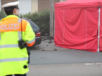 T&ouml;dlicher Zusammensto&szlig; zwischen Lastwagen und Fahrradfahrer