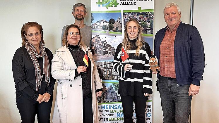 Besuch in der VG-Ebern mit (von links) Aida Chaieb, Jamila Nciri, Felix Henneberger (Baunach-Allianz), Celina Hübenthal (Kepol-Koordinatorin der Baunach-Allianz) und Jürgen Hennemann (Bgm. von Ebern)