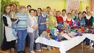 Viel Liebe und viel Arbeit stecken in den Mützen. Ein geschützter Kopf ist besonders bei ganz jungen Menschen wichtig.