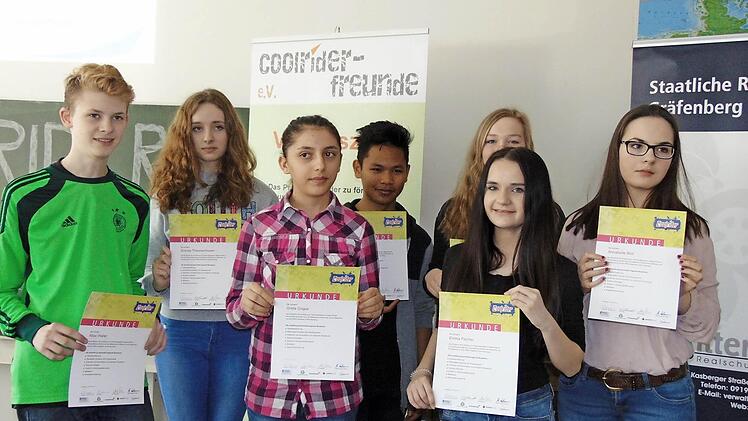 Die neun neuen Coolrider von den beiden Gräfenberger Schulen  Foto: Petra Malbrich