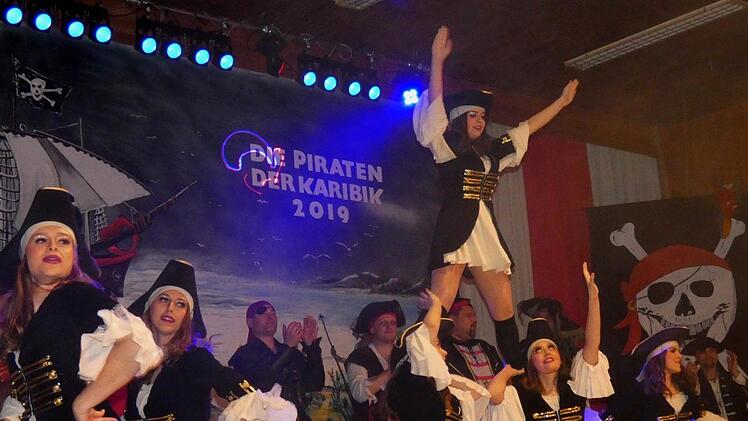 Die "Piraten der Karibik" verkörperte auch die Prinzengarde mit ihrem fantastischen Tanz.
