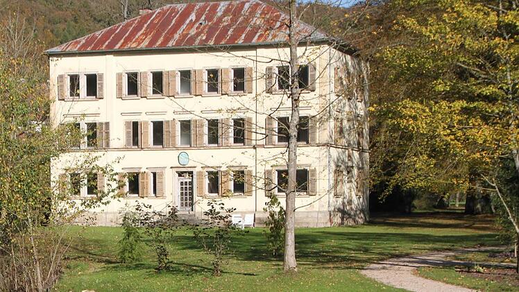 Versteckt liegt die Villa Maria im Schlosspark. Von der Sonnenterrasse aus lässt sich das Gebäude gut erkennen. Foto: Ulrike Müller/Archiv