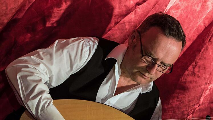 Heiko Schmiedel beeindruckt das Publikum als Darstellerin in "Coburg, Deine Frauen". Foto: Jochen Berger