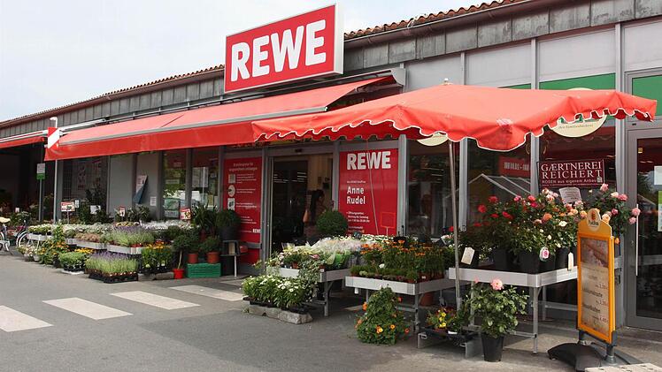 Der REWE Markt Rudel in der Würzburger Straße 55 besticht durch eine sehr große Auswahl, ein breites Angebot und besten Kundenservice. Nun werden 20 Jahre REWE Rudel gefeiert!