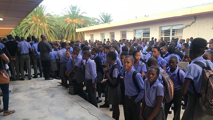 Schulversammlung in Namibia