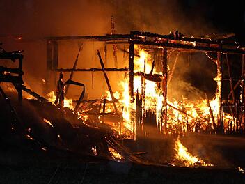Diese Scheune in Fichtelhof war nicht mehr zu retten. Fotos: Katrin Geyer