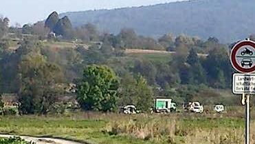 Bei Rüssenbach kreuzte die Polizei am Montagabend zur Verbrechersuche mit mehreren Fahrzeugen auf. Foto: privat