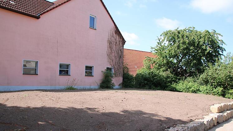 Das Gelände der ehemaligen Löschwasserzisterne wird hergerichtet. Thomas Malz