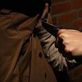 Zwei Unbekannte haben drei jungen Männern am Bahnhof in Bamberg schwere Stichverletzungen zugefügt. Symbolfoto: Christopher Schulz