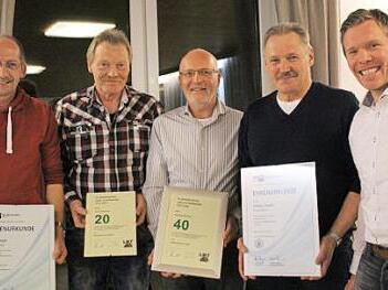 Ehrungen beim Logistiker Murrmann; im Bild (von links) Stefan Rödel, Dieter Knarr, Bernhard Murrmann, Thomas Hopfer und Gerhard Souza Murrmann  Foto: privat