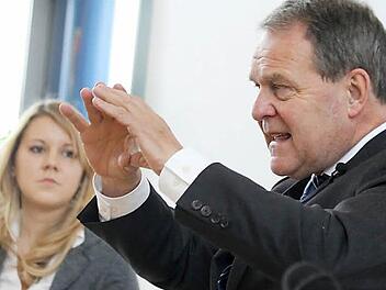 Gestenreich untermalte Staatsminister Dr. Wolfgang Heubisch seine Ausführungen. Fotos:Michael Gründel