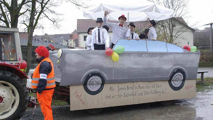 Faschingszug Aura 2016. Foto: Winfried Ehling