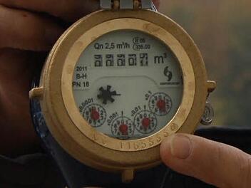 Der größte Teil der Abwassergebühr wird über den Verbrauch berechnet, der Rest über die versiegelte Fläche. Foto: Ralf Ruppert