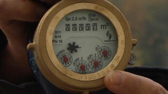 Der größte Teil der Abwassergebühr wird über den Verbrauch berechnet, der Rest über die versiegelte Fläche. Foto: Ralf Ruppert