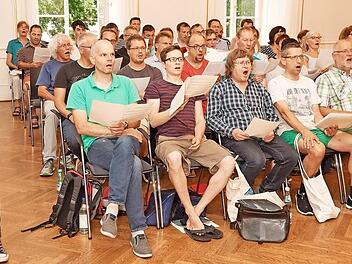 Erste gemeinsame Chorprobe im Spiegelsaal  Foto: Schraudner/Stadtarchiv