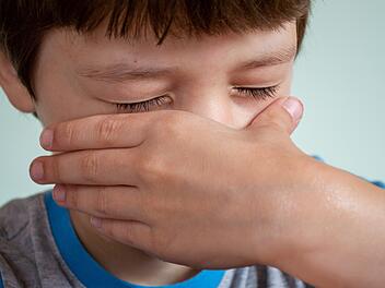 Bad Neustadt: 11-Jähriger an Bushaltestelle geschlagen - Polizei bittet um Hinweise Bad Neustadt: 11-Jähriger an Bushaltestelle geschlagen - Polizei bittet um Hinweise