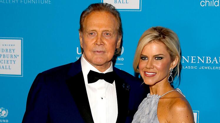 Seit 2002 ist Lee Majors zum vierten Mal verheiratet, seine Ehefrau ist das 35 Jahre j&uuml;ngere Model Faith Cross.
