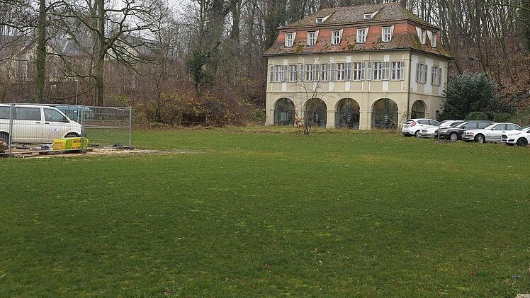 Das freie Areal am Fischerhofschlösschen in Gaustadt Foto: Ronald Rinklef
