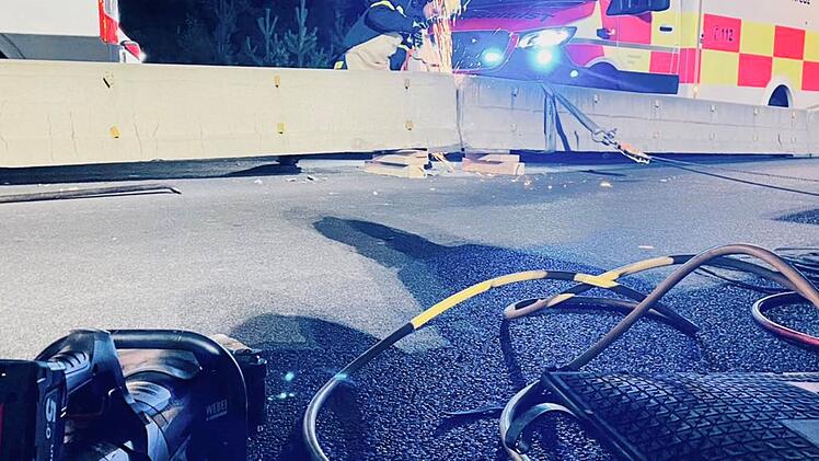 A73 bei Rödental: Feuerwehr erlebt Zivilcourage bei Messerattacken-Einsatz - Helfer "mitgerannt"
