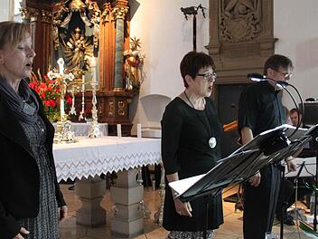 Hochkonzentriert: das Ensemble CantiCo in der Bad Staffelsteiner St.-Kilians-Kirche  Fotos: Markus Häggberg
