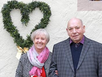 Goldene Hochzeit feierte das Ehepaar Liesel und Reinhold Wagner im Knetzgauer Gemeindeteil Eschenau. Foto: Christiane Reuther