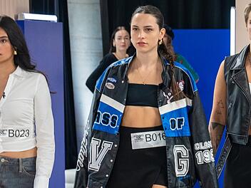 GNTM: Laura aus Würzburg legt denkwürdigen Auftritt hin - "bin komplett gestört"