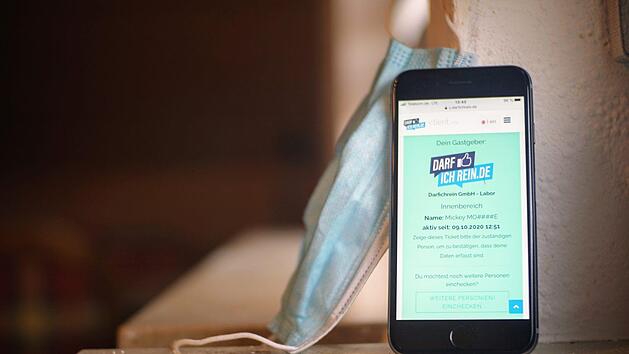 Auch die Wirte im Kreis Kronach müssen ihre Gäste registrieren. Nun stoßen sie auf neue Möglichkeiten und alte Probleme. Foto: Bastian Sünkel