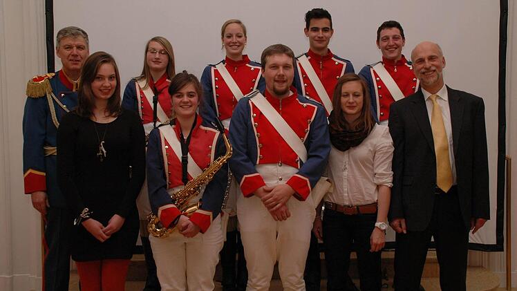 It's time to say goodbye: Aus dem Orchester von OB Kay Blankenburg (rechts) und Bernd Hammer (links hinten) verabschiedet.