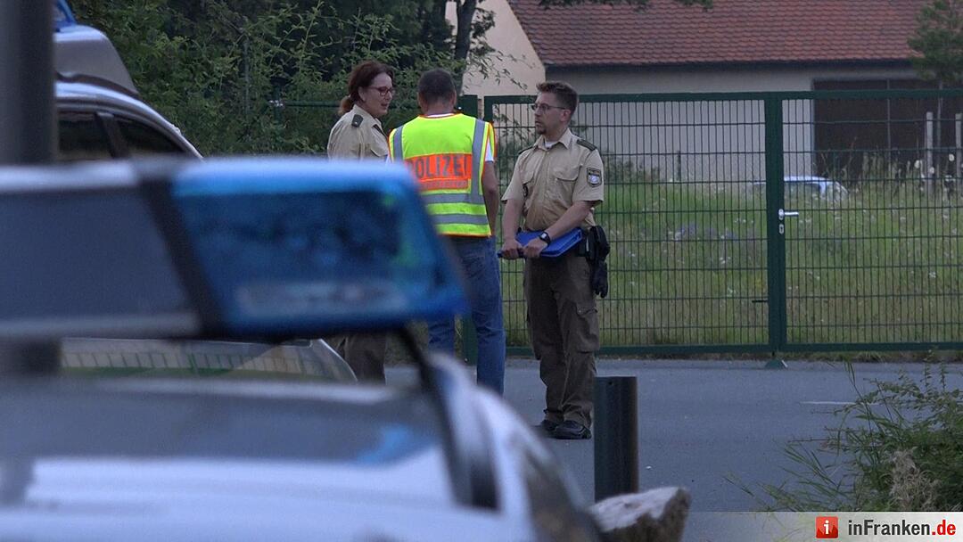 Polizeilicher Schusswaffengebrauch im Landkreis Erlangen-Hoechstadt - Fluechtender richtet sich selbst