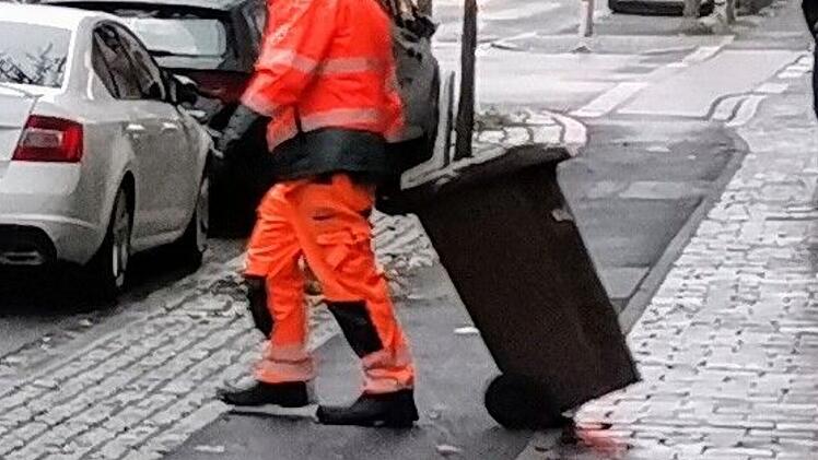 Müll, Abfall, Altpapier, Biomüll, Restmüll, Müllabfuhr, Mülltonnen