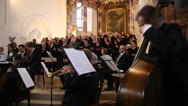 Das Kammerorchester Regensburg sowie der Kirchenchor Trebgast und der Gesangverein Untersteinach harmonierten bestens.