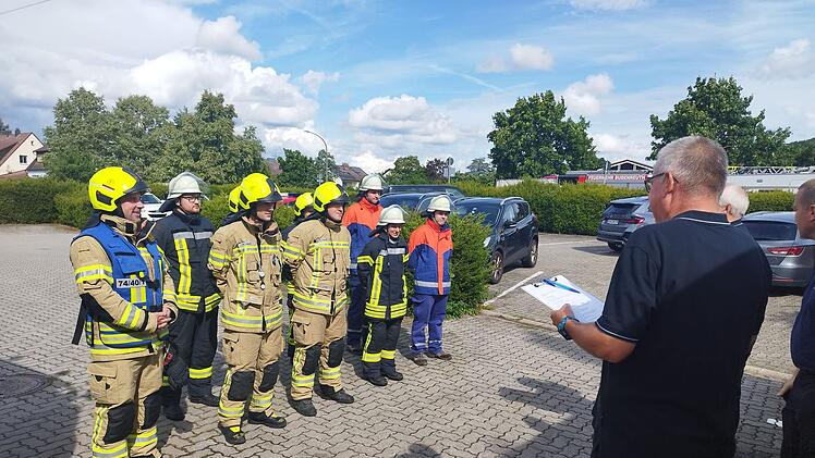Bubenreuth: Quereinsteiger der Feuerwehr wurden gepr&uuml;ft - auch neue Maschinisten zeigten ihr K&ouml;nnen