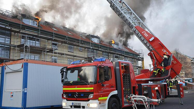 Brand in der Pfalzstraße in Bad Kissingen. Foto: Peter Rauch