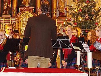 Die Hesselbacher Musikanten laden zum Weihnachtskonzert am Sonntag nach Weihnachten ein. Unser Bild stammt vom Auftritt im vergangenen Jahr. Foto: Heike Schülein