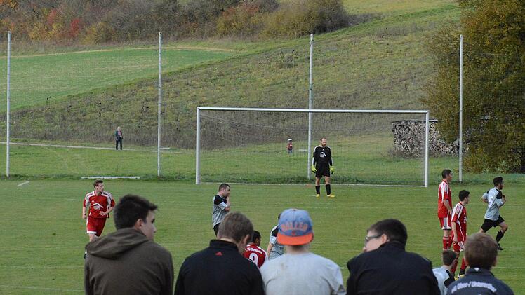 Schnappschuss vom Spiel der Woche in Obereschenbach. Foto: ssp