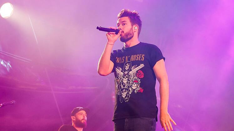 Begeisterten die rund 5000 Besucher: Revolverheld bei ihrem Open-Air-Konzert auf dem Schlossplatz. Matthias Hoch