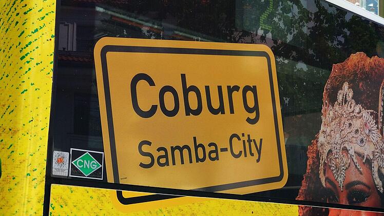 Im Juli heißt es in Coburg wieder drei Tage lang "Samba-Total": Über 3.000 Künstler aus aller Welt und  rund 200.000 Gäste werden zum 28. Sambafestival in der Stadt an der Itz erwartet. Foto: Jochen Berger