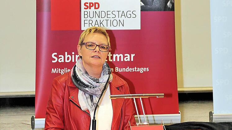 Die Bundestagsabgeordnete Sabine Dittmar wurde bei der Bundeswahlkreiskonferenz in Ebelsbach fast einstimmig zur Kandidatin für die Bundestagswahl im kommenden Jahr nominiert.  Foto: Dieter Britz