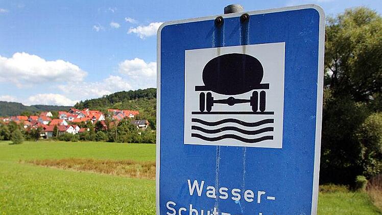 Zwei Wasserschutzgebiete in Guttenberg müssen hydraulisch überprüft werden. Symbolfoto: Melchert/dpa