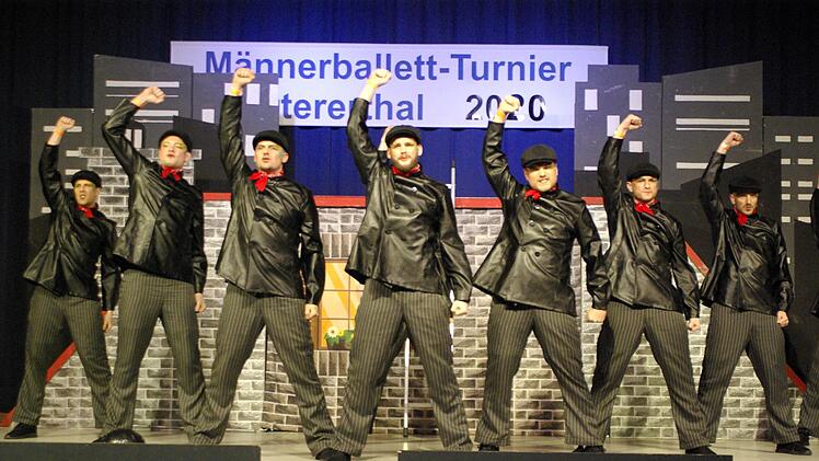 Das Versprechen, dass Freundschaft niemals enden soll gab das Männerballett aus Oberthulba , das den Pokal mit nach Hause nahm.Winfried Ehling