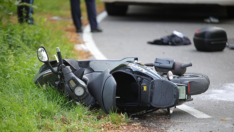 17-jährige Rollerfahrerin bei Unfall im Kreis Ansbach schwer verletzt