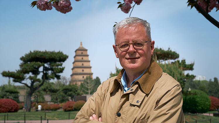Moderator Christopher Clark taucht in Xi'an mit der Besichtigung der Terrakotta-Armee in die Geschichte des alten China ein.