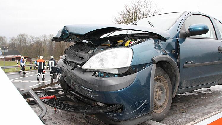 Die Fahrzeuge wurde con Marcus Gerner und seinem Team abgeschleppt. Foto: Ralf Ruppert