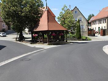 Die fertiggestellte Ortsdurchfahrt von Schnaid.  Foto: Mathias Erlwein