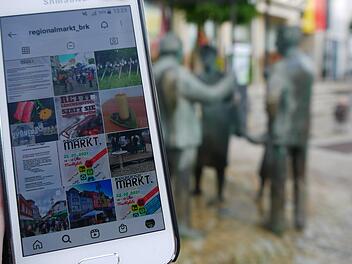 Auf  Sozialen Netzwerken wie Instagram informiert die zuständige Interessengemeinschaft unter anderem über alle Aktivitäten  rund um den Brückenauer Regionalmarkt. Eine unbedachte Urheberrechtsverletzung kam den Verantwortlichen dabei nun  teuer zu stehen. Foto: Rebecca Vogt